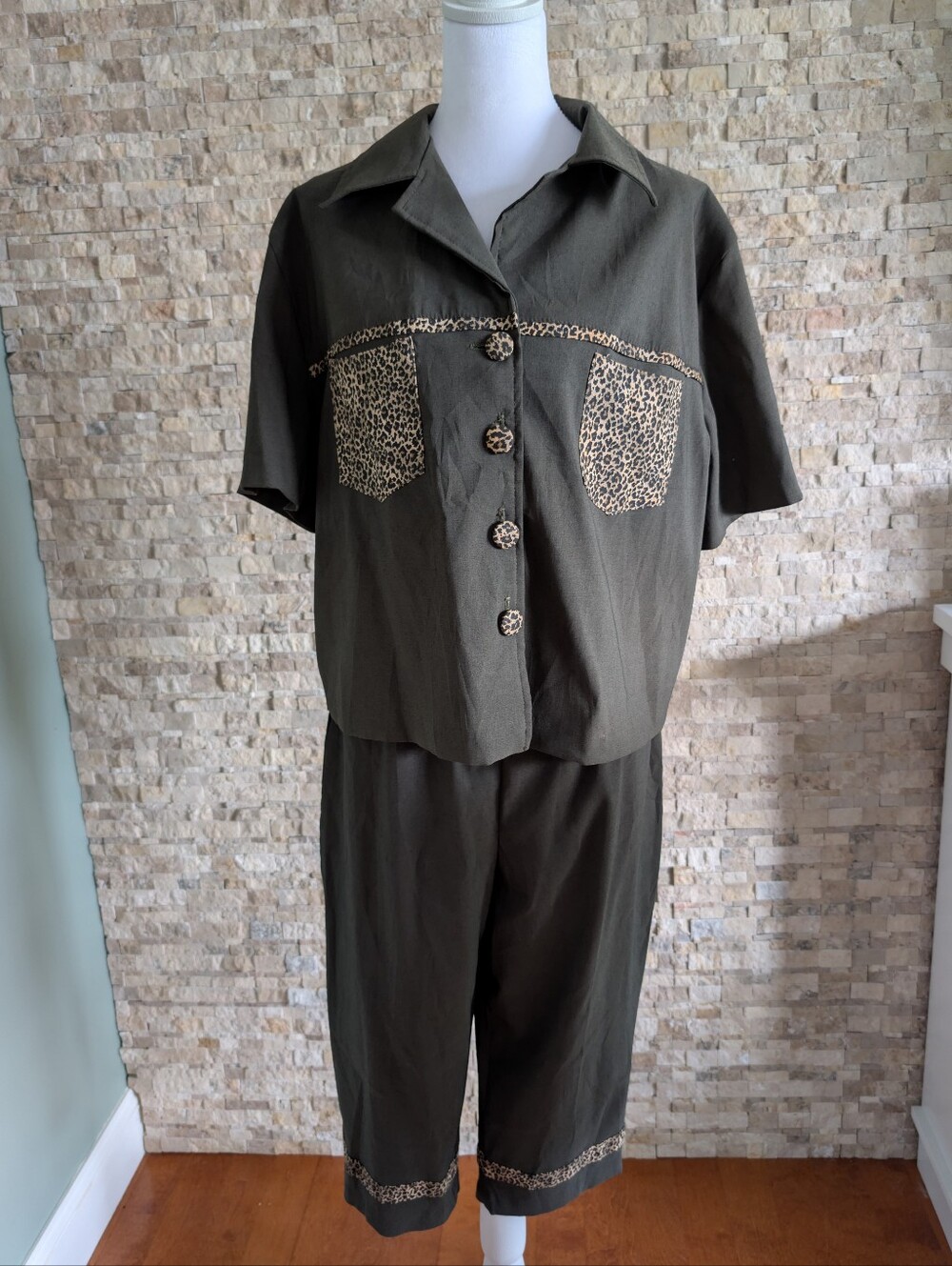 Vintage 2 Piece Matching Set 1X Olive Green Leopard Trim Top Cropped Pants USA